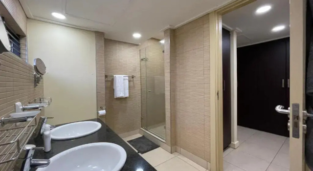 Апартаменты UMDLOTI - On the BEACH! Private & Central. Sleeps 8.