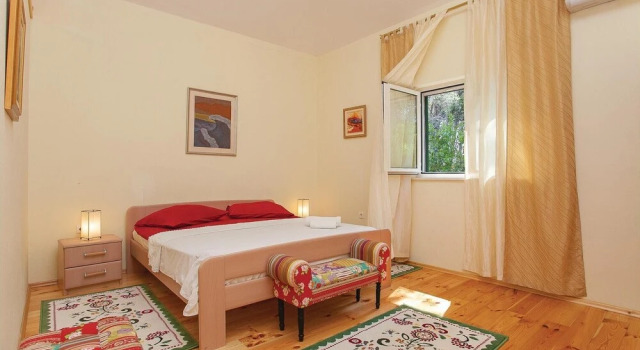 Awesome Home in Vela Luka With Wifi and 3 Bedrooms, Prenota Hotel Hotel a Croatian Islands con piscina, Piscina
