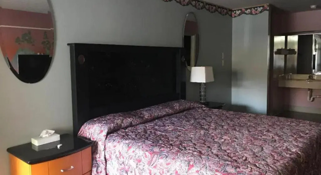 Village Inn, Rezerwuj Hotel Lovingston Wirginia