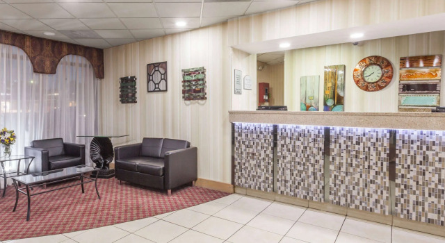 Ramada Inn and Suites Lebanon, Boek Hotel Lebanon Tennessee