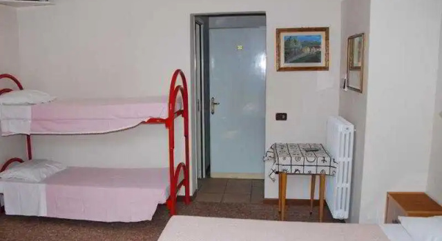 Hotel Conchiglia, Забронировать Отель Монтекатини-Терме Тоскана, рядом с Montecatini Train Station