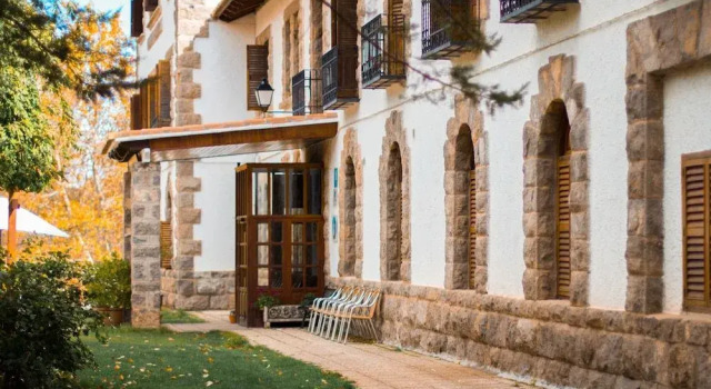 Balneario de Manzanera El Paraíso, Book Hotel Hotels in Aragon with Parking, Parking