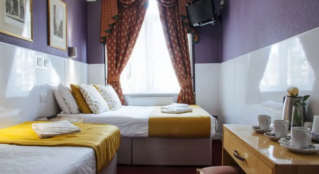Трёхместный номер Standard Lord Kensington Hotel
