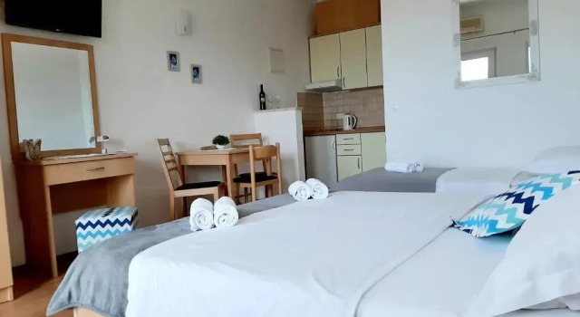 Apartments Akmadzic, Забронировать Апартаменты/квартира Макарска Biokovo Nature Park, рядом с Францисканский монастырь