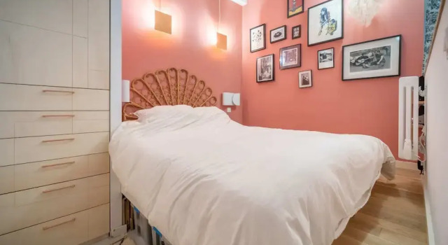 Amazing 2BR Apt With Big Patio 3 Mins From Poissonnière, Забронировать Апартаменты/квартира Париж Иль-де-Франс, рядом с Гран Бульвар