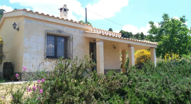 Sorrosa casa vacanze bifamiliare in montagna panorama stupendo Sardegna, Забронировать Апартаменты/квартира Сеуло Южная Сардиния