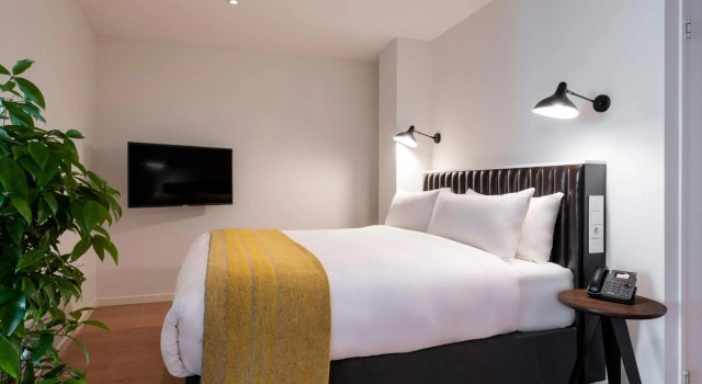 PREMIER SUITES Amsterdam, Забронировать Апарт-отель Зяудерамстел Амстердам