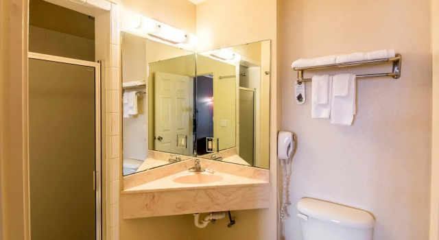 Номер Superior Travelers inn by OYO Wichita Falls
