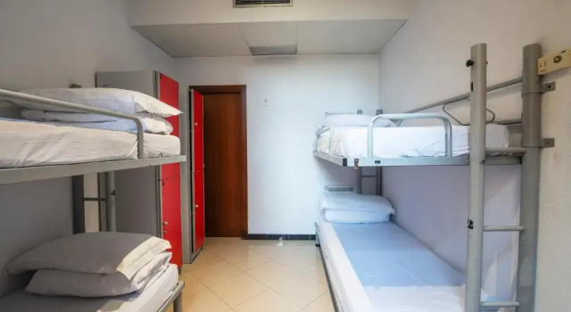 Кровать в общем номере Safestay Barcelona Passeig de Gràcia
