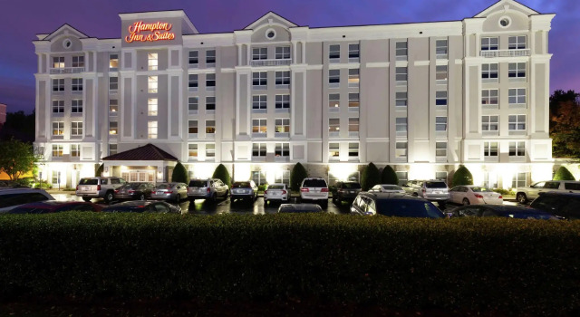 Двухместный люкс Hampton Inn & Suites Raleigh Cary Lenovo Center