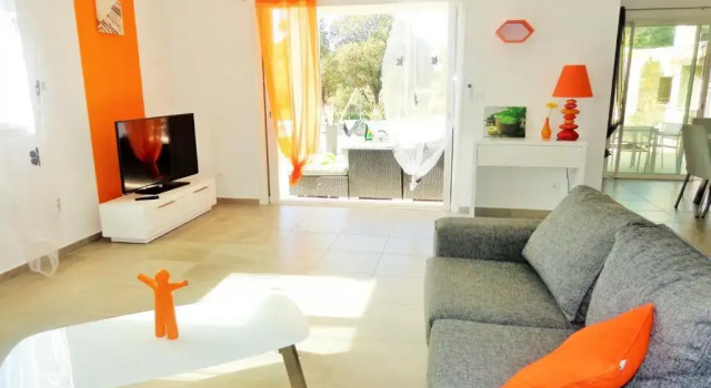 Arinella Villas, Varaa Hotelli  