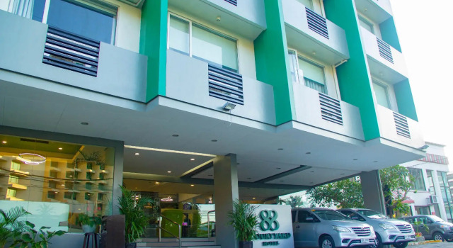 88 Courtyard Hotel