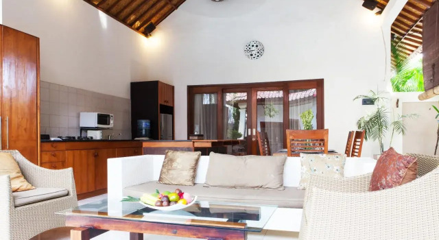 Esmee Villa, Book Villa Hotels in Mas with Parking, Parking