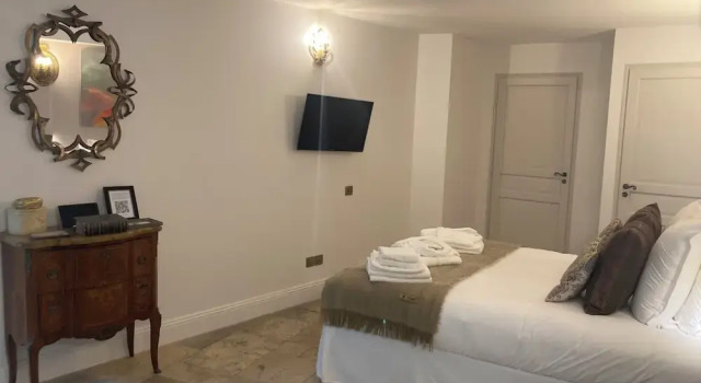 Le Cloitre des Augustins 5 stars Spa & Fitness, Забронировать Курортный отель Курортные отели Авиньона, рядом с Eglise Notre-Dame des Anges, Курортный отель