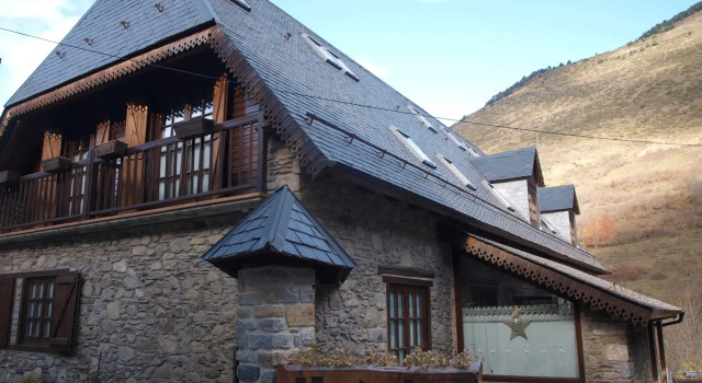 Hotel Ço De Pierra, Забронировать Отель Вьельа Э Михаран Бакейра-Берет, рядом с Церковь Св. Михаила