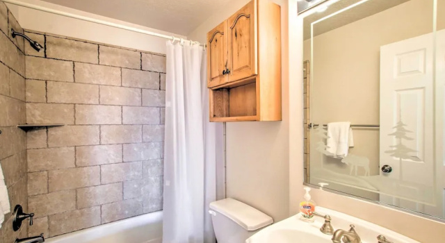Апартаменты с 2 комнатами с балконом Cozy Eden Condo Retreat < 6 Mi to Ski Resort!