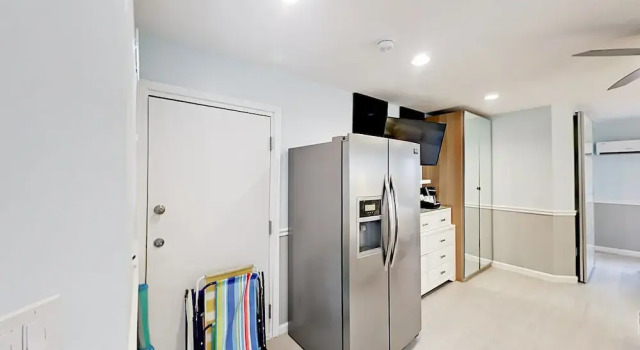 321 Hayes Street Cabin Unit 4 by RedAwning, Забронировать Апартаменты/квартира Апартаменты Голливуд-Бич, Апартаменты/квартира
