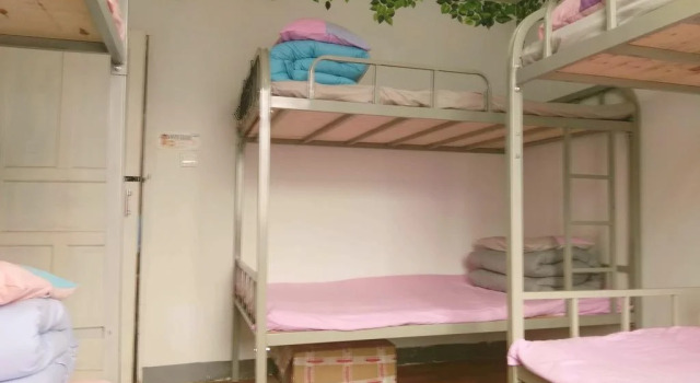 SevenColor Space Hostel