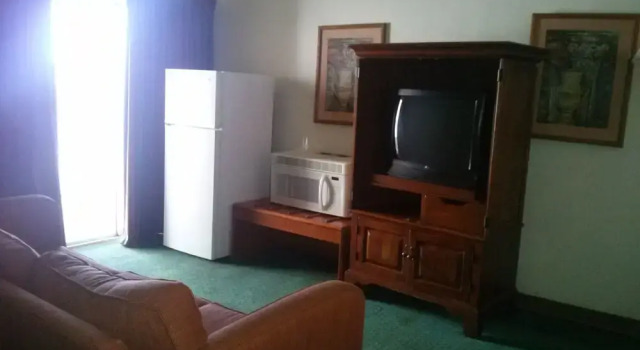 Люкс Deluxe Val U Stay Inn and Suites