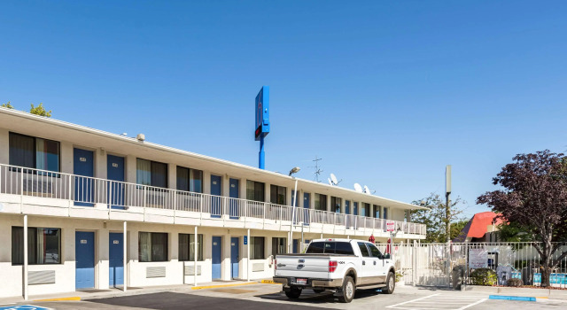 Motel 6 Reno - Virginia Plumb