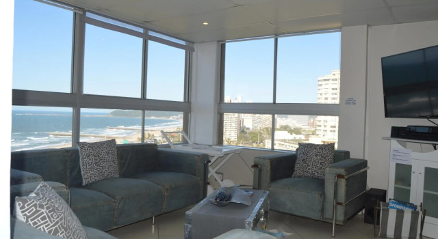 Accommodation Front - Classy 4 Sleeper with Ocean Views, Забронировать Отель Дурбан Квазулу-Наталь, рядом с Международный конгресс-центр Дурбана