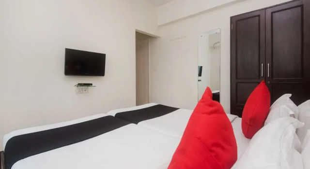 Capital O 23097 Iris Suites, Забронировать Отель Отели штата Махараштры 3 звезды, 3*