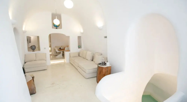 Globe Suites