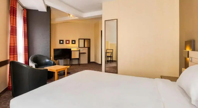Трёхместный номер Standard B&B HOTEL Mons Centre