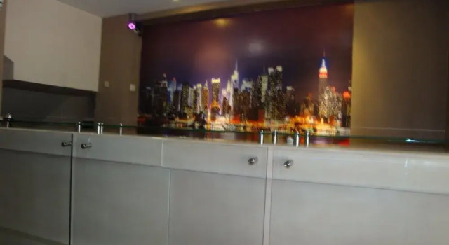 Galaxy Hotel, Rezerwuj Hotel Hotele 3-gwiazdkowe w Surabaja, w pobliżu Tunjungan Mall, 3*