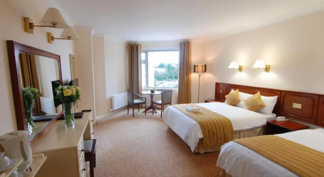 Трёхместный номер Standard Central Hotel Donegal