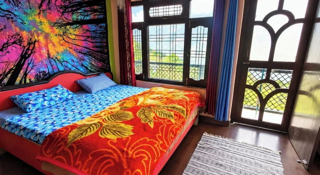 Hotel Mount Kailash Homestay Munsyari, Забронировать Отель Отели штата Уттаракханд с парковкой, Парковка