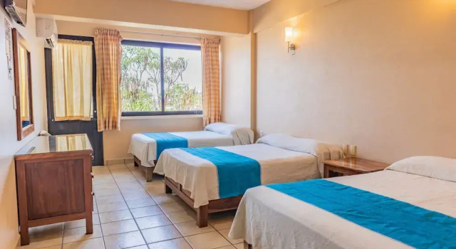 Трёхместный номер Superior с балконом Hotel El Mirador