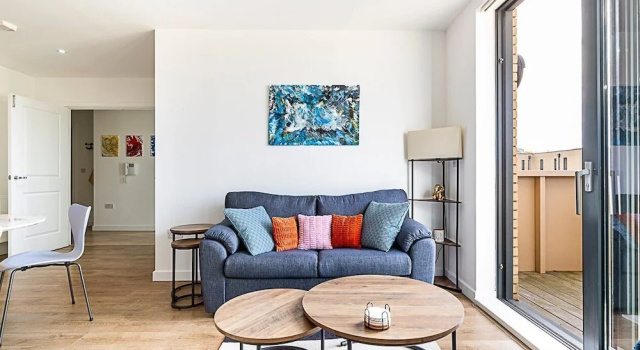 Апартаменты Stepney Green City Apartment
