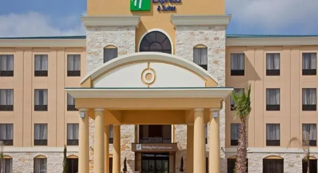 Кровать в общем номере Holiday Inn Express Hotel and Suites Katy by IHG