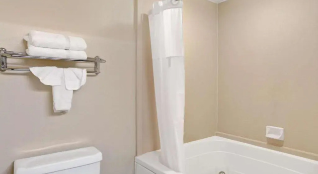 Номер Business Ramada Limited and Suites San Francisco Airport