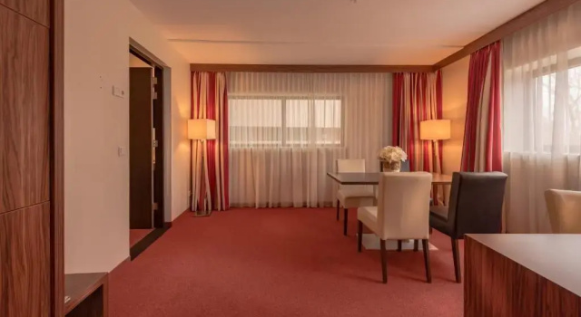 Люкс Van der Valk Hotel Rotterdam - Blijdorp