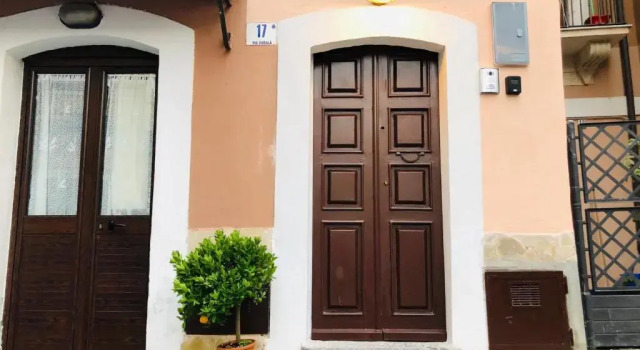 Коттедж U Peri Alivu House