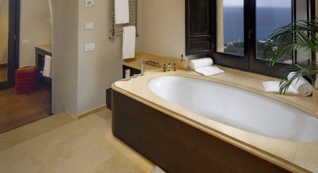 Люкс с видом на море Monastero Santa Rosa Hotel & Spa