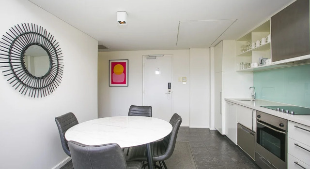 Люкс Superior с балконом East Perth Suites Hotel