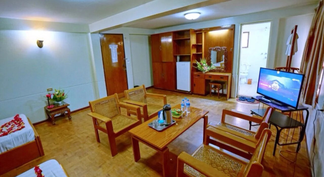Taim Phyu Hotel