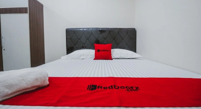 Номер Standard RedDoorz Plus near Semanggi