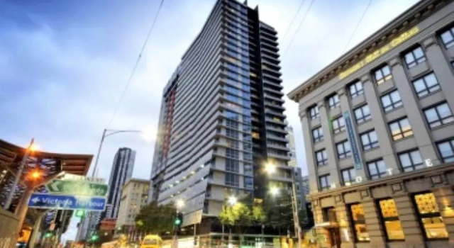 ReadySet Apartments at Liberty, Забронировать Апартаменты/квартира Отели Мельбурна с бассейном, рядом с Пристань для яхт «Е», Бассейн