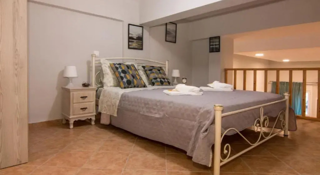 Loft renovated flat 5' from the old town Corfu