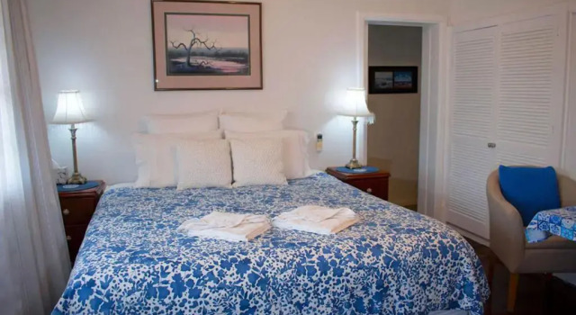 Люкс Deluxe Boathouse Bunbury Bed & Breakfast