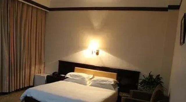 Urumqi Light Hotel, Prenota Hotel Urumqi Xinjiang
