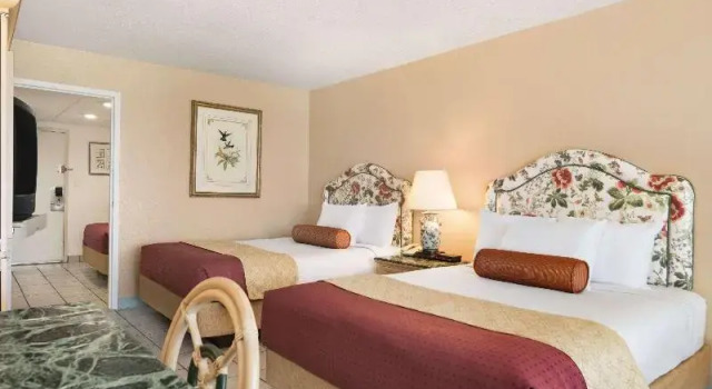 Двухместный номер Standard Days Inn by Wyndham Panama City Beach Beachfront Resort