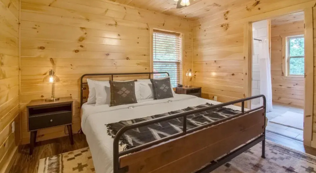 CR1 Huge Theater Indoor/outdoor Pools TV Wall Hot Tub Game Room, Забронировать Дом для отпуска Севьервилл Great Smoky Mountains National Park