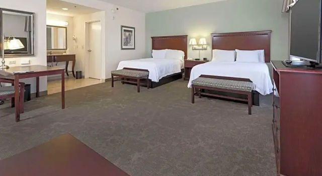 Четырёхместный люкс Hampton Inn & Suites Prescott Valley