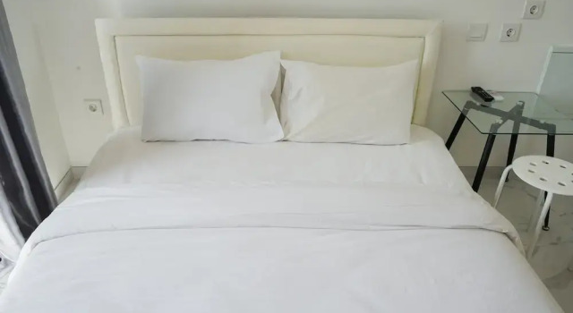 Elegant and Homey Studio at Sky House BSD Apartment