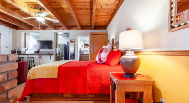 Casita Del Sol Charming Private Studio Studio Bedroom Cabin by RedAwning, Rezerwuj Dom wakacyjny Tucson Arizona